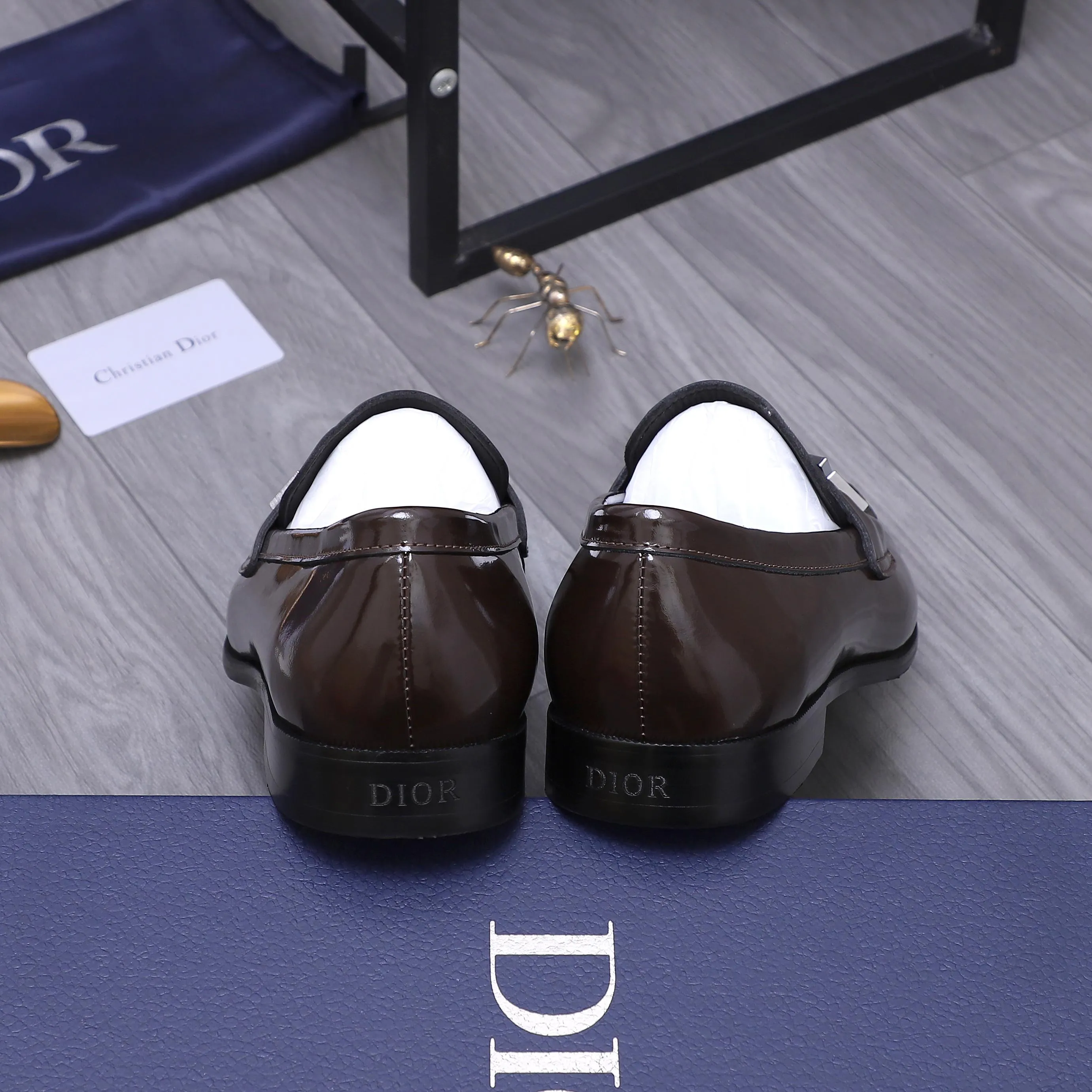 Men's shoes 💰580 Product trademark: Dior "Dior" formal business leather shoes Regular size: 39-45 (45 is custom-made and non-returnable) Product materials: Selected pearlescent cowhide upper, cowhide lining, original outsole